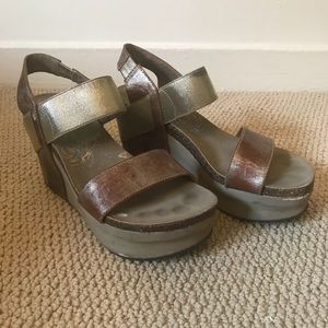 Women’s OTBT Metallic Wedges